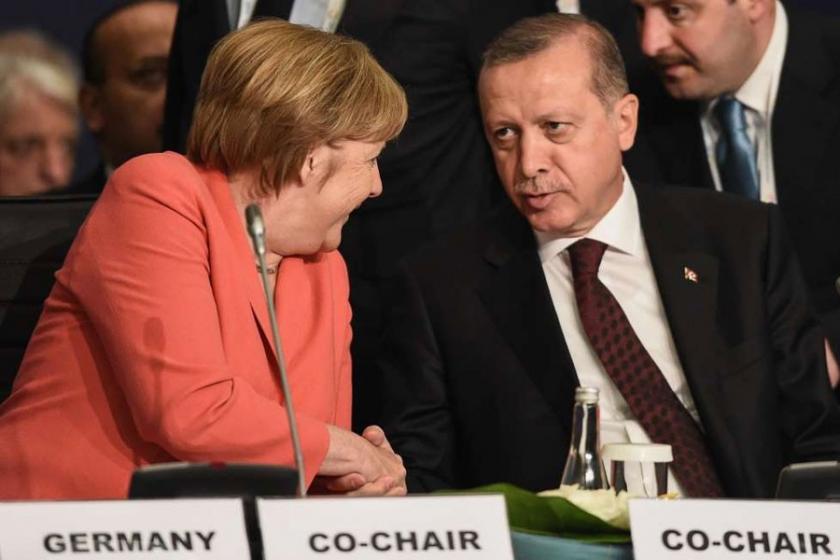 Erdoğan, Merkel ile görüştü