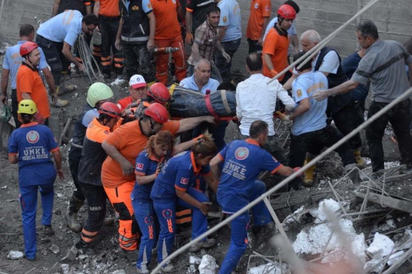 Havuz inşaatında göçük: 17 yaşındaki işçi yaşamını yitirdi