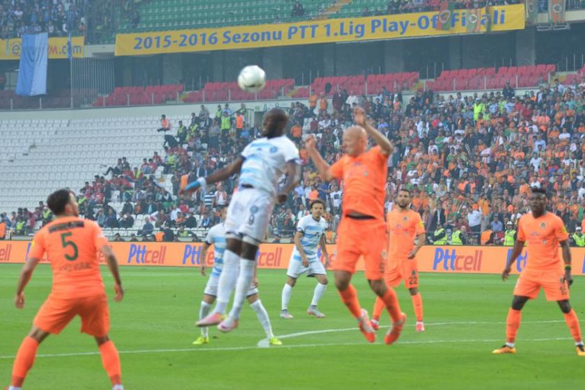 Adana Demirspor'u penaltılarla geçen Alanyaspor Süper Lig'de