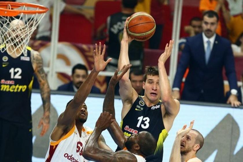 Galatasaray, Fenerbahçe'yi 65-63 yendi