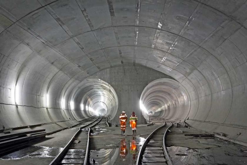 Türkiye'yi kıskanıp Marmaray'ın on katını yaptılar!