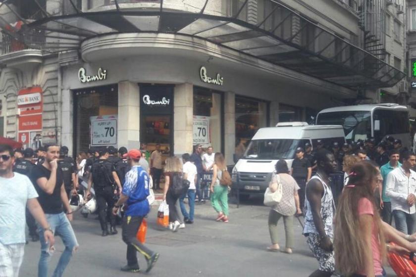 Polis İstiklal’de gökkuşağı renklerine saldırdı