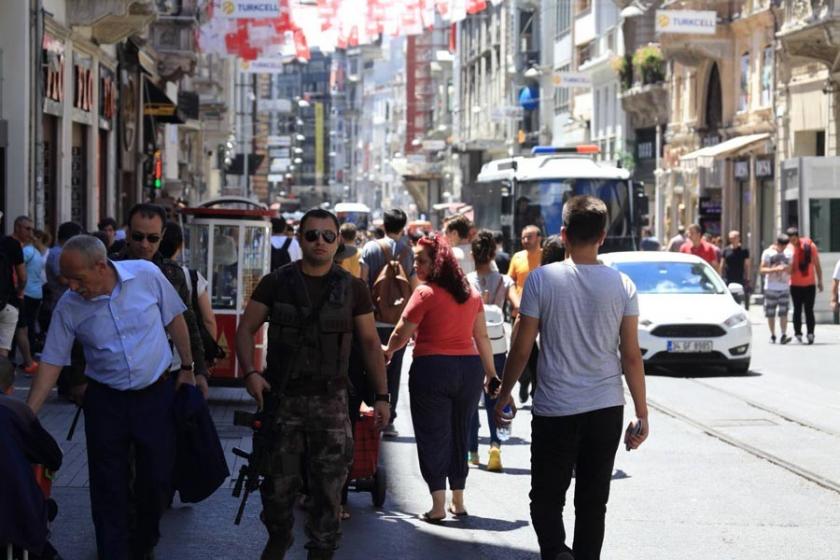 İstiklal’de özel harekatçılar devriye geziyor