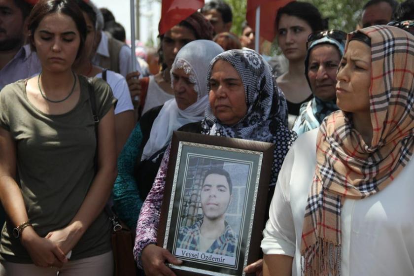 Suruç katliamında hayatını kaybedenler birçok ilde anıldı