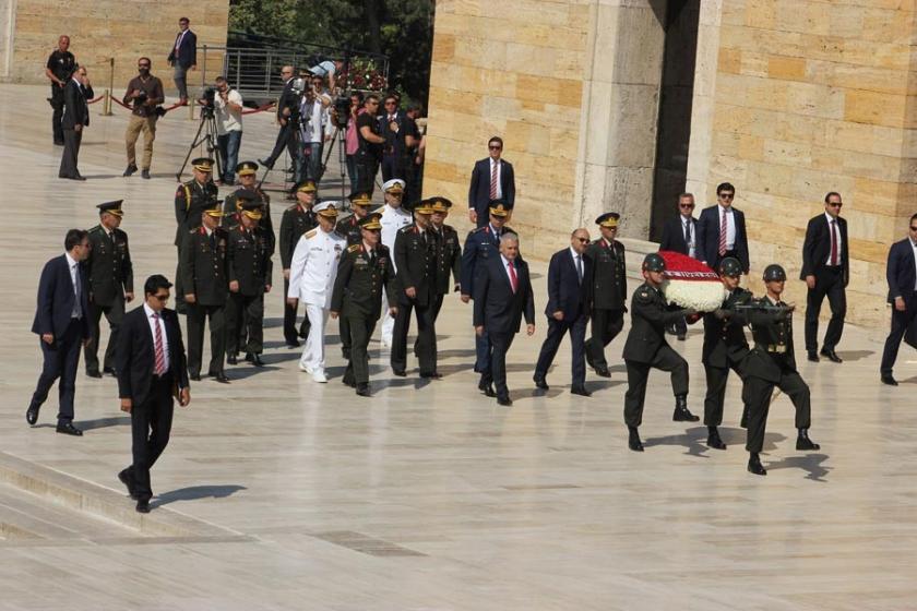 YAŞ üyeleri Anıtkabir’deydi