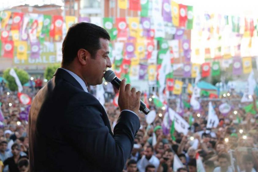 Demirtaş: Cemaatin kandırdığı herkesi istifaya çağıralım