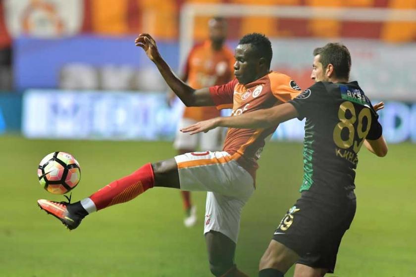 Galatasaray, Akhisar Belediyespor'u 3-1 yenerek lider oldu