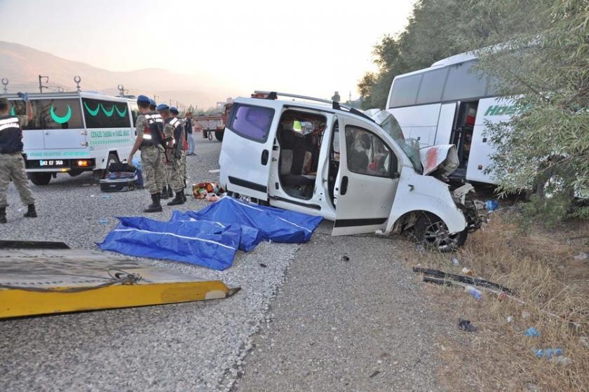 Gölbaşı'nda feci kaza: 7 ölü, 10 yaralı