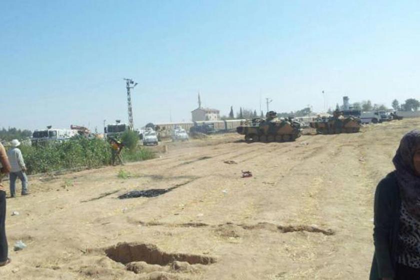 Zırhlı araçlar Kobanê'ye girdi