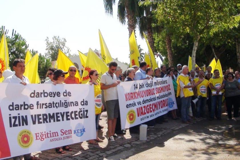 Antalya Eğitim Sen hukuksuzluklları protesto etti