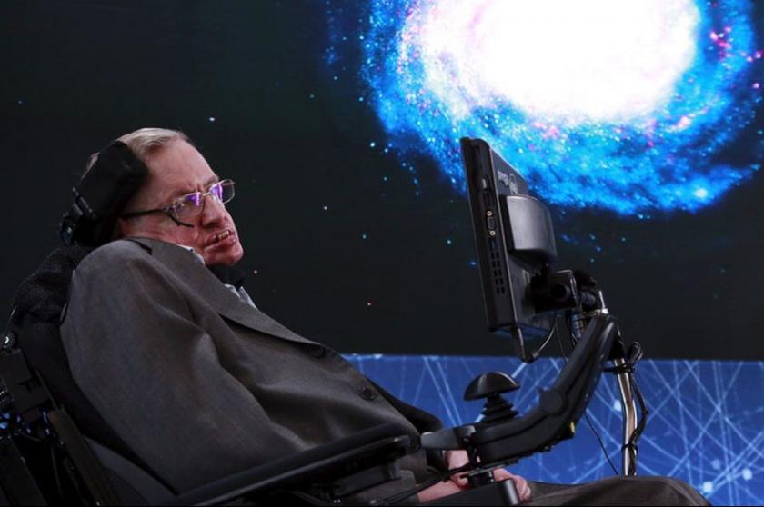 Stephen Hawking hastaneye kaldırıldı