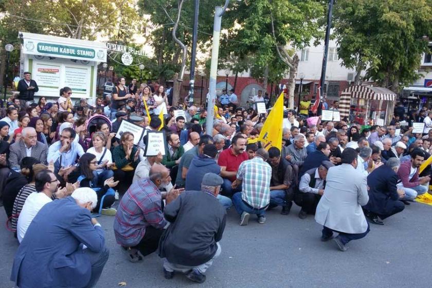 Adıyaman’da öğretmenlerin açığa alınması protesto edildi