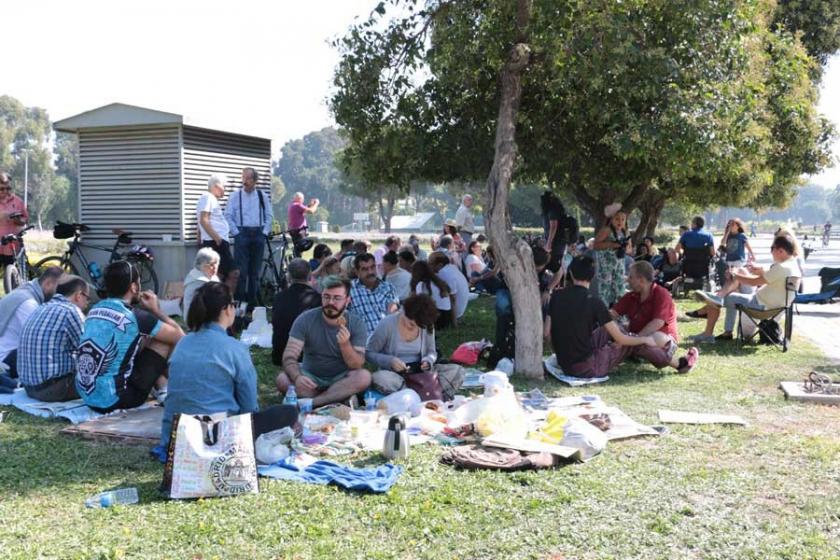 İzmirliler 'Kültürpark'a dokunma' dedi