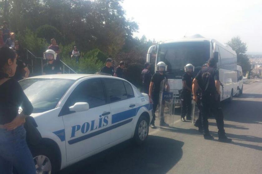 ÇOMÜ’deki 10 Ekim anmasına polis saldırdı 