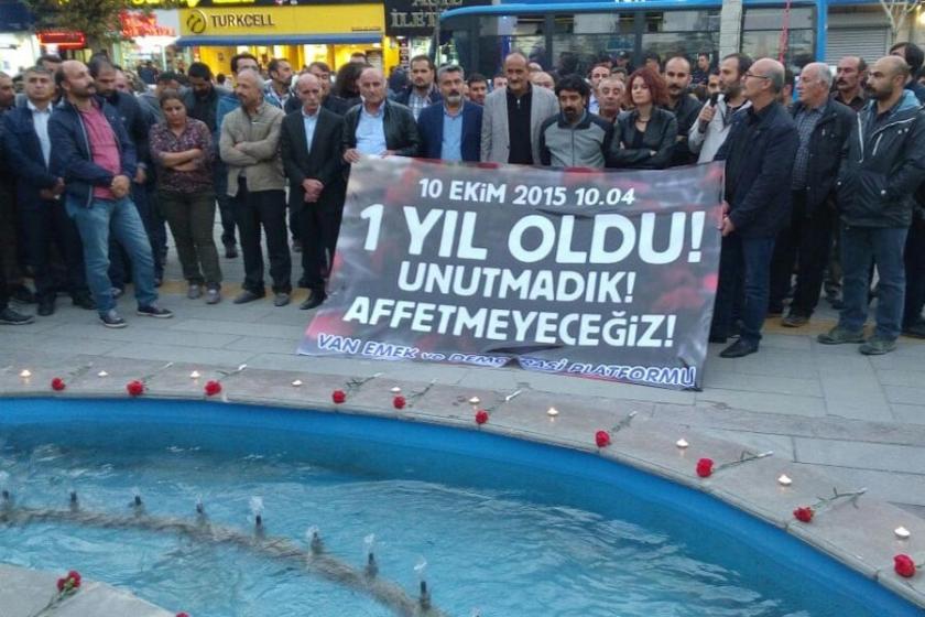 Van’da barış güvercinleri anıldı