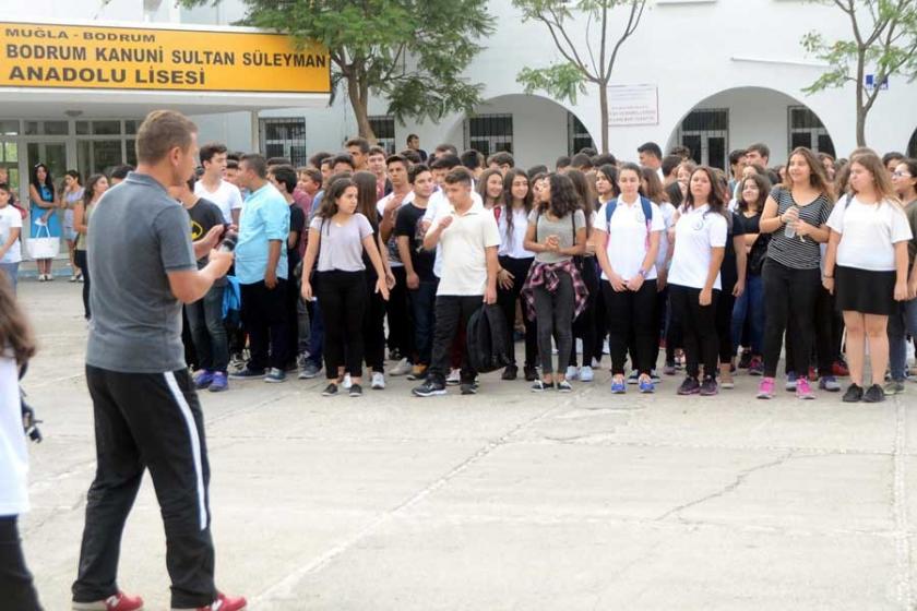 Müdür yardımcısına 'İstiklal Marşı' soruşturması