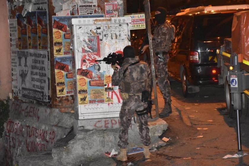 Gençlik Federasyonu Derneği binasına polis baskını