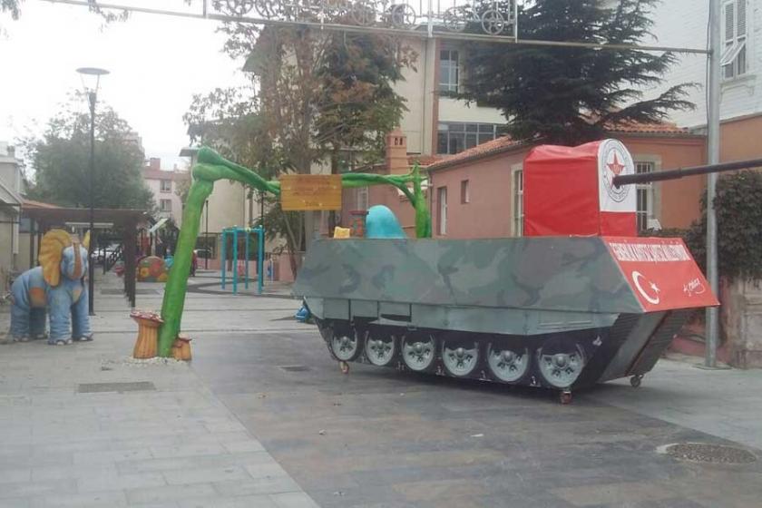 Çanakkale'de çocuk parkına maket tank!