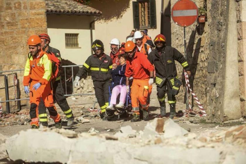 İtalya’da 25 bin kişi evsiz kaldı