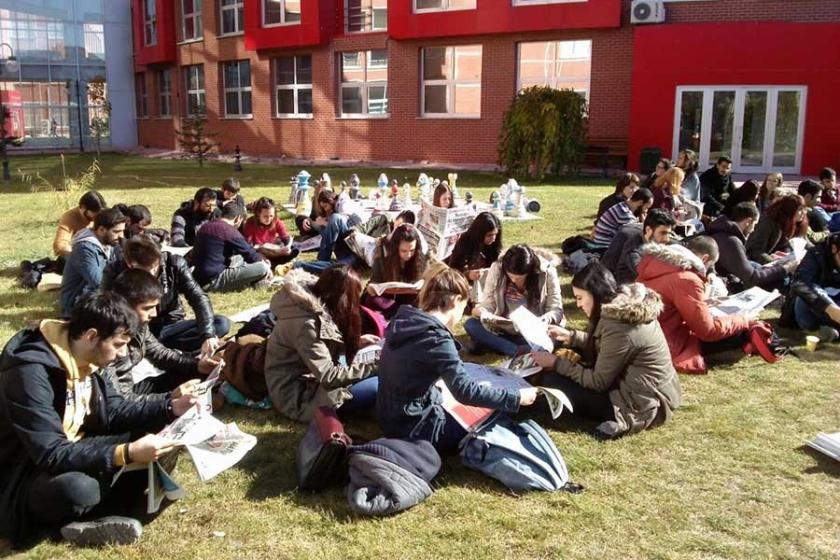 Anadolu Üniversitesi’nde gazete okuma eylemi yapıldı