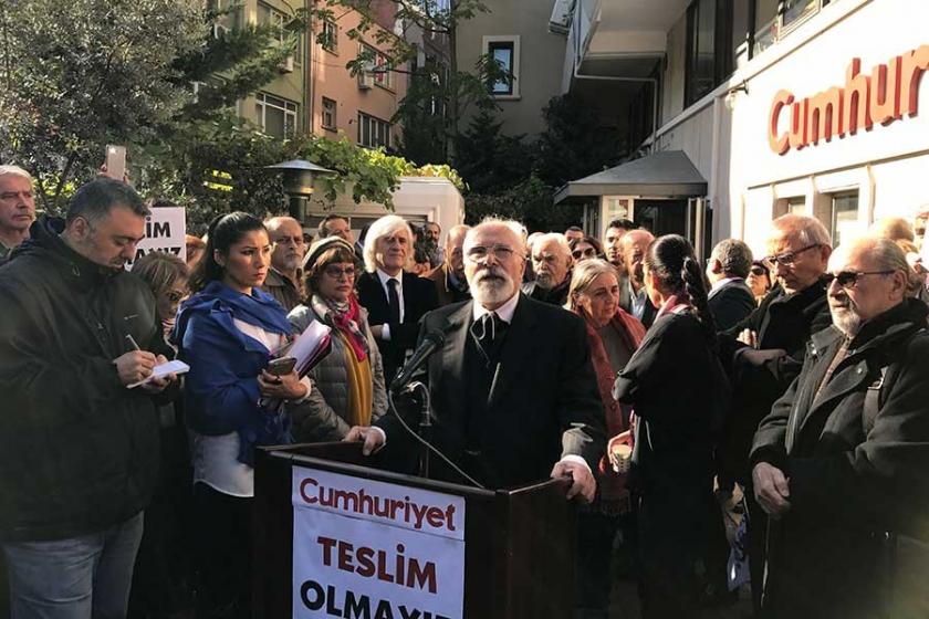 Cumhuriyet Yazarları: Cumhuriyet kaledir, geçirmeyiz!