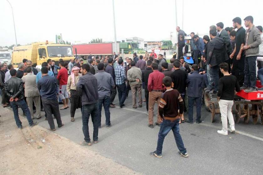 Asfalt isteyen mahalle halkı yol kapattı