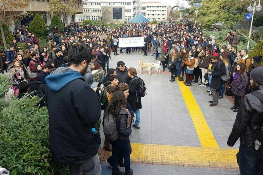 Boğaziçili öğrenciler 'atanmış' rektörü protesto etti