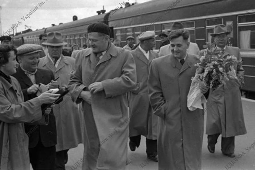 Nâzım Hikmet'in yeni fotoğrafları yayımlandı