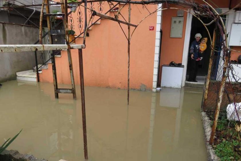 Sancaktepe'de 10 evi su bastı