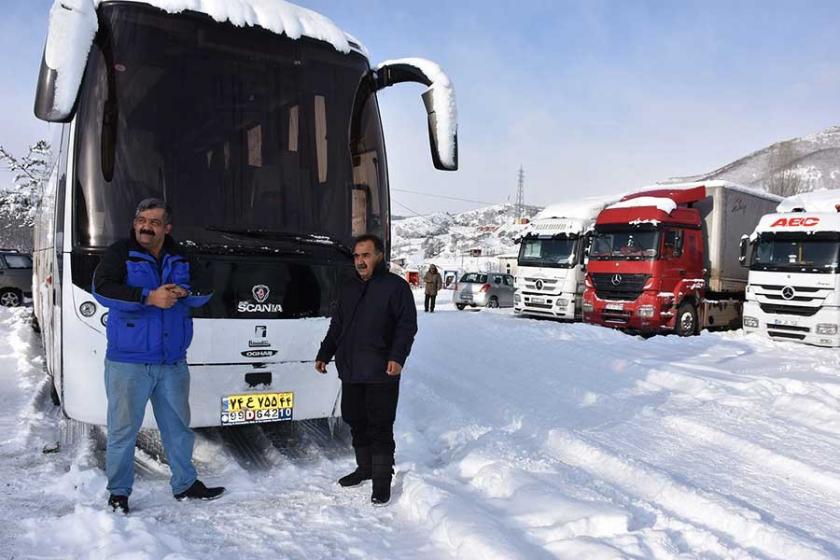 Posof'ta kar yolları kapattı