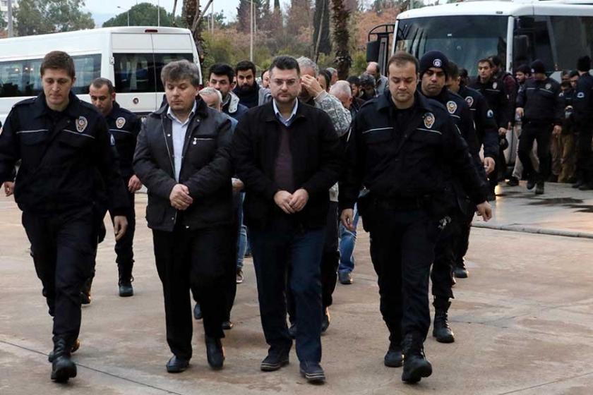 Antalya'da FETÖ'den 43 kişi adliyede