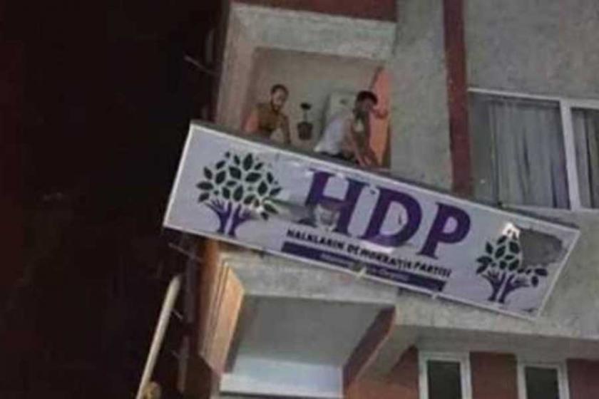 Menderes'te HDP binasına saldırı