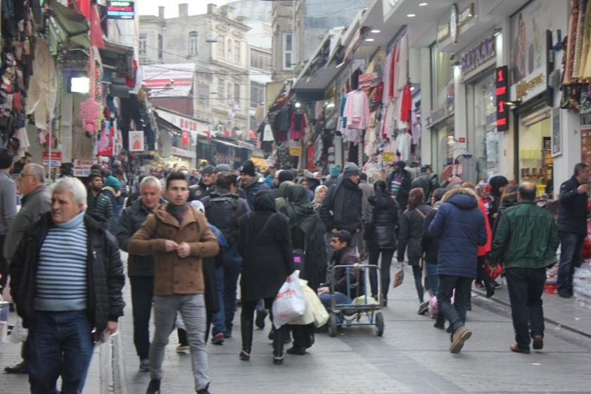 Yeni yıla sayılı günler kala durum: Kalabalık var iş yok