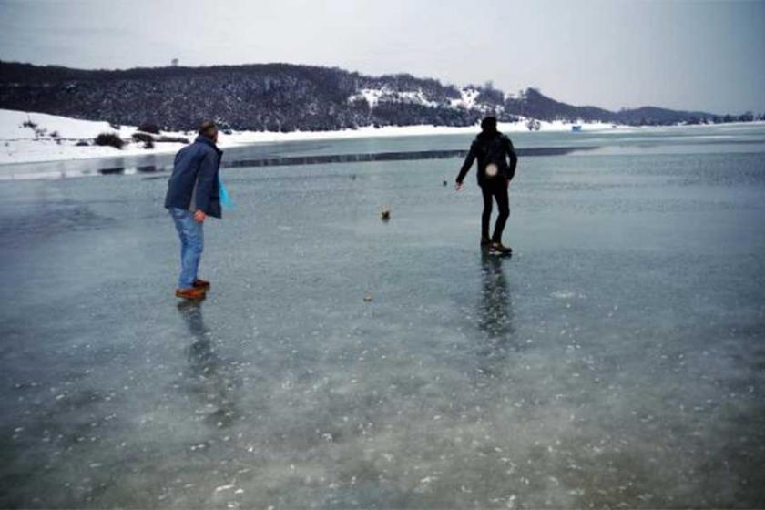 Tokat’ta gölet buz tuttu