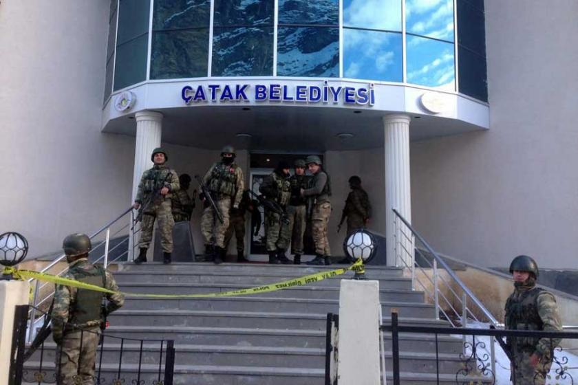 Çatak Belediye Eş Başkanı gözaltına alındı