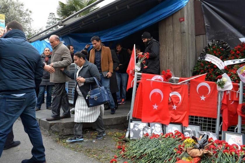 Hintli aileler katliamın yaşandığı yerde