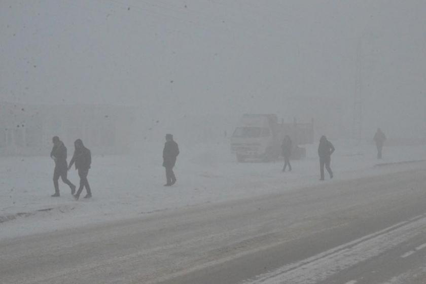 Hakkari'de 9 köy ve 15 mezranın yolu kapandı