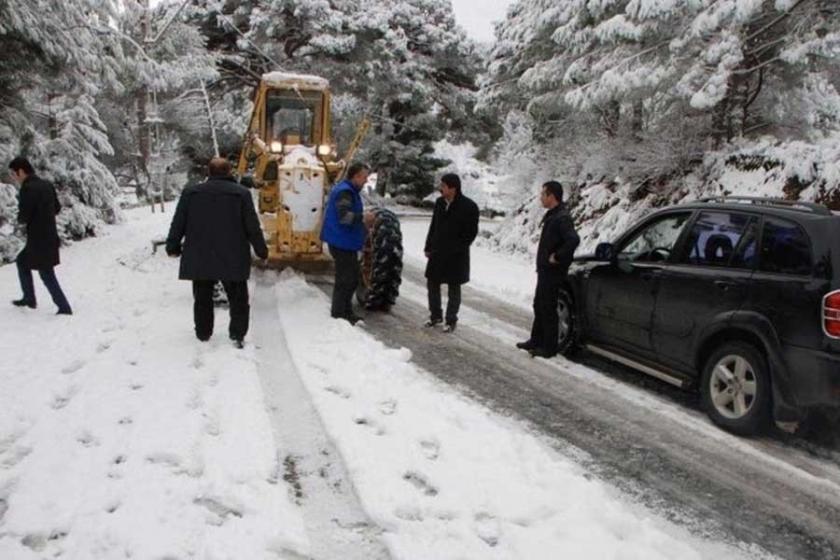 Ormanda mahsur kalan dizi ekibi kurtarıldı