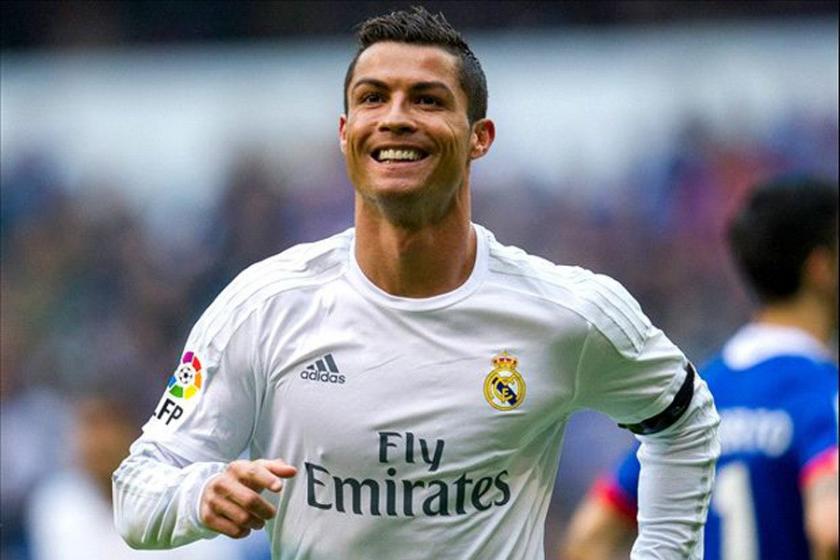 Ronaldo, 5. kez Ballon d'Or'u kazanarak Messi'yi yakaladı