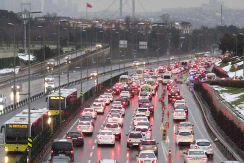 Okullar açılınca trafik yoğunluğu yaşandı