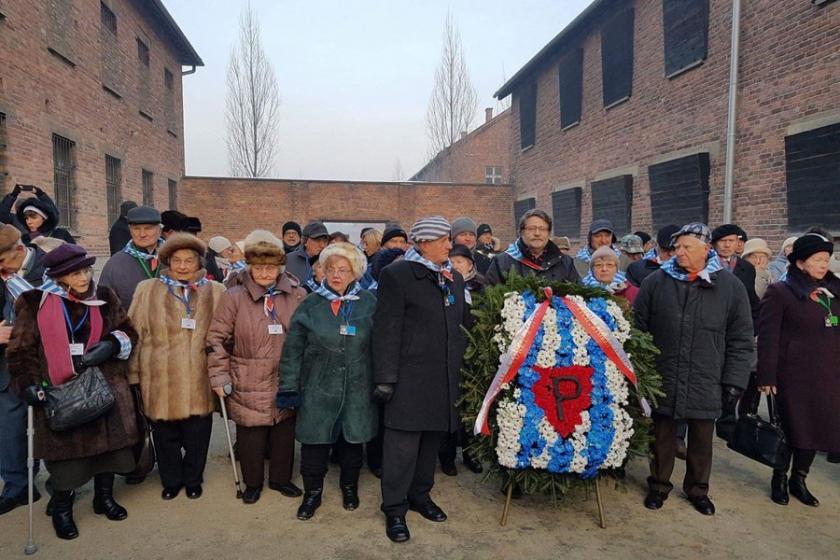 Nazi Soykırımı kurbanları Auschwitz önünde anıldı