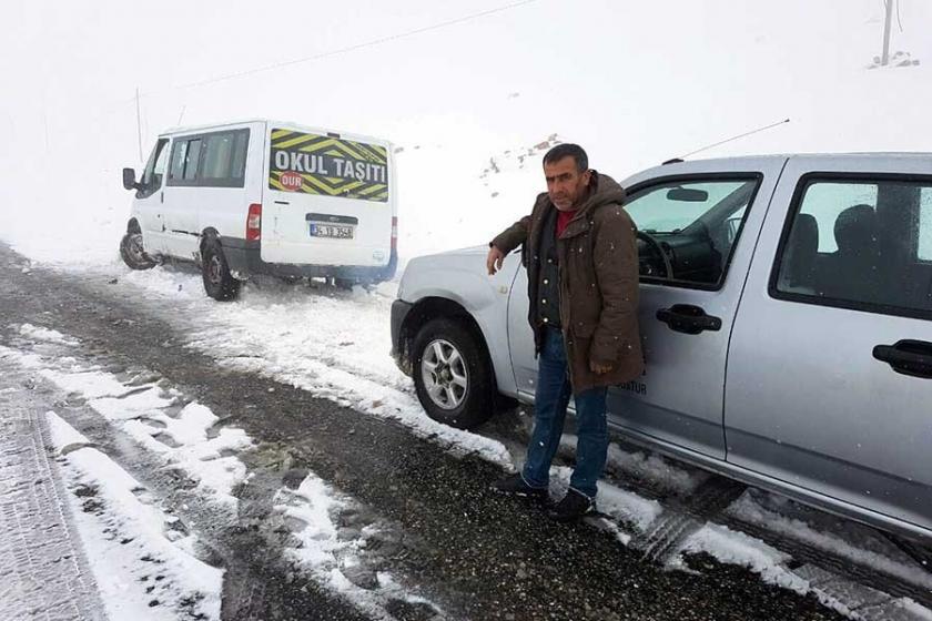 Silvan ve Elazığ'da kar yağışı köy yollarını kapattı