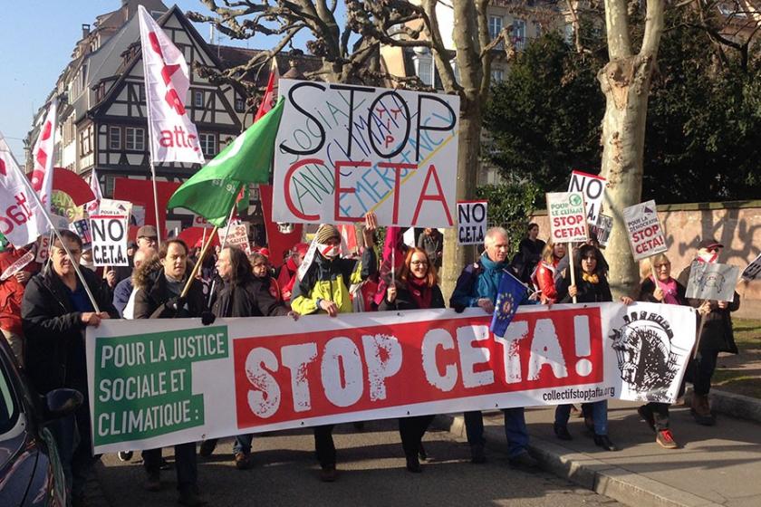 Avrupa Parlamentosu önünde CETA protestosu
