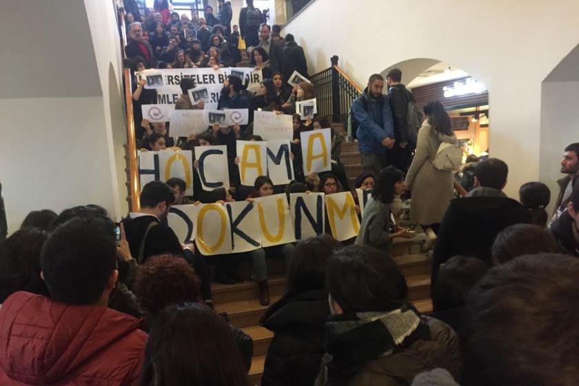 Koç Üniversitesi’nde ‘Akademi biat etmez’ eylemi