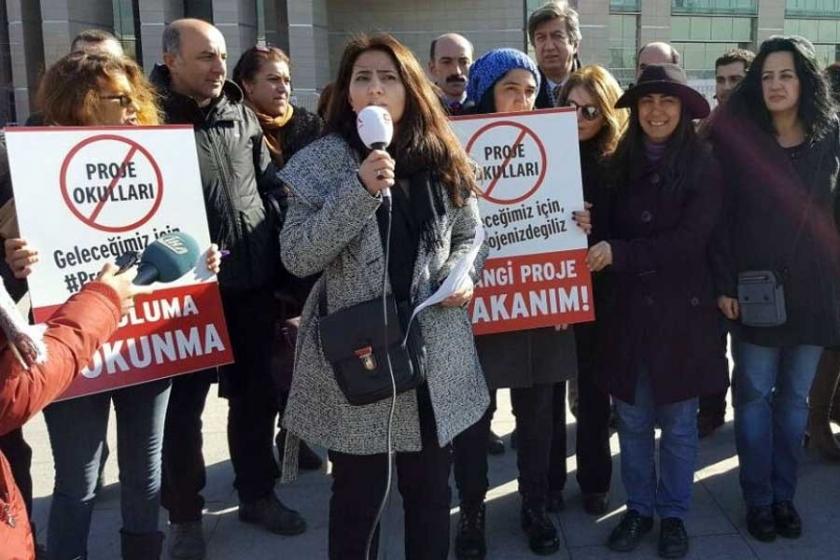 Veliler, okullarda AGD propagandasını yargıya taşıdı