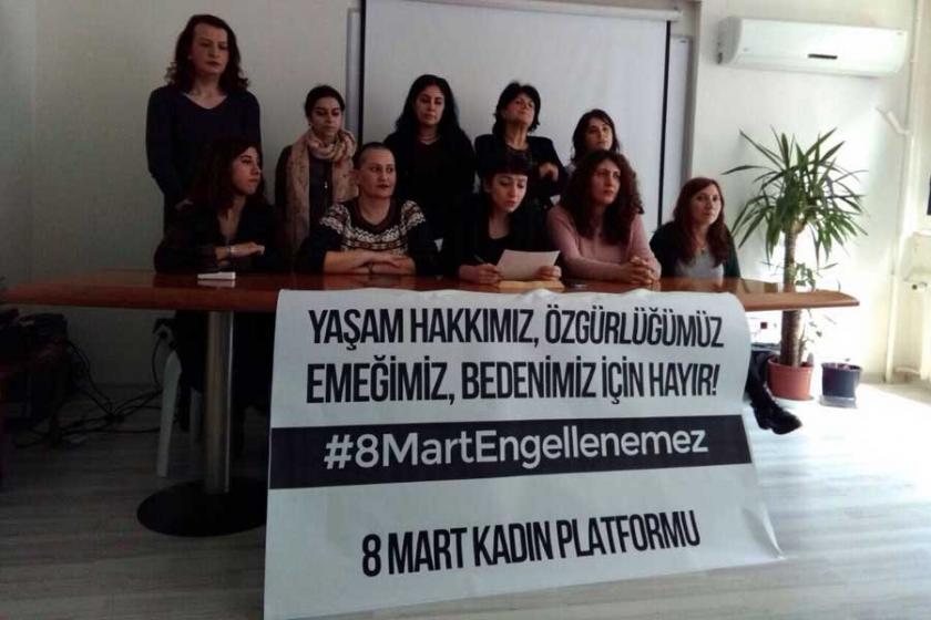 Kadınlar 8 Mart yasaklarını geri çektirdi