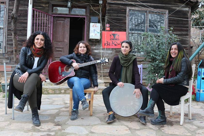 'Jin jiyan azadî' ezgi oldu