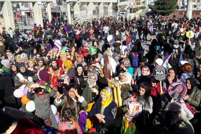 Hayır! Kadınlar geleceklerini kararttırmayacak