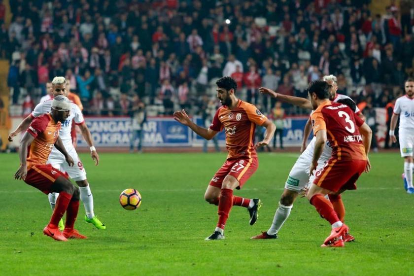 Galatasaray deplasmanda Antalyaspor’u 3-2 yendi