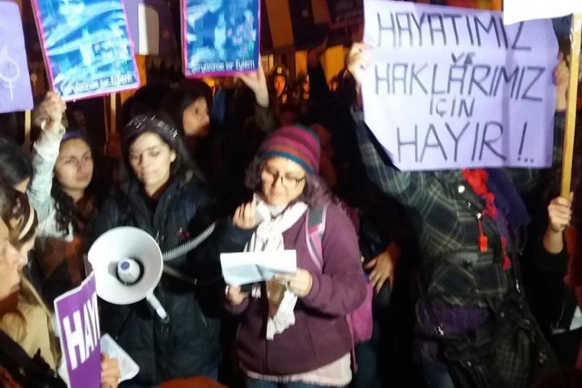 Antalya'da feminist kadın yürüyüşüne polis saldırısı